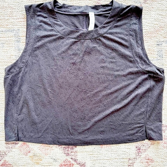 lululemon athletica Tops - Lululemon• Athletic crop top size 8